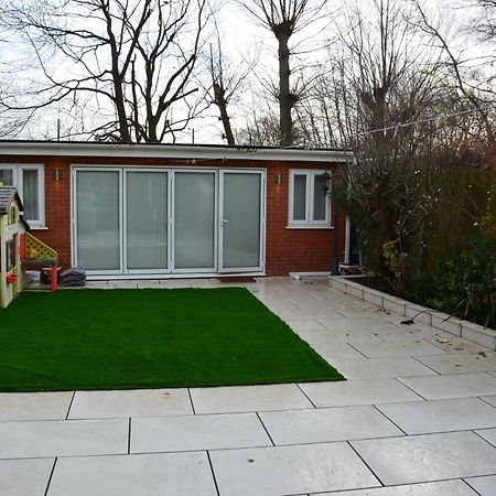 Cozy, Modern, Spacious 4 Bedroom House In London Ρόμφορντ Εξωτερικό φωτογραφία