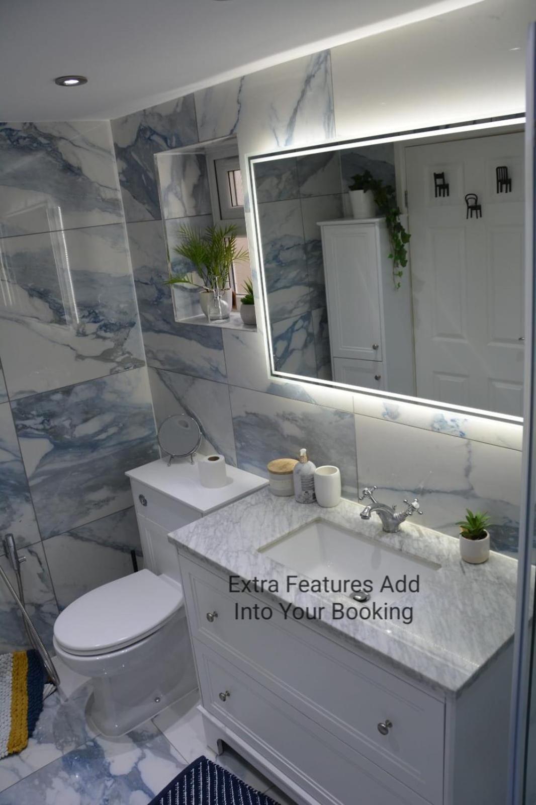 Cozy, Modern, Spacious 4 Bedroom House In London Ρόμφορντ Εξωτερικό φωτογραφία